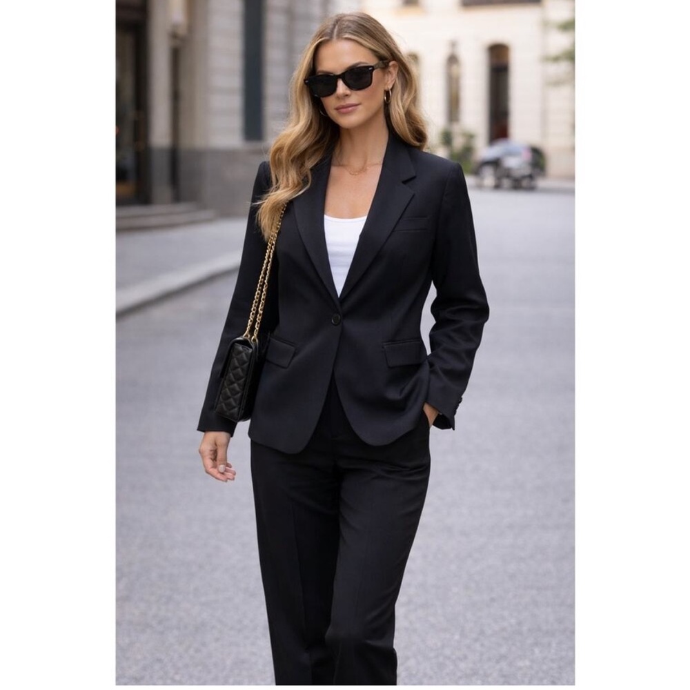 Classic Black Women's Blazer - Tailored Single-Breasted Jacket and Pant SET